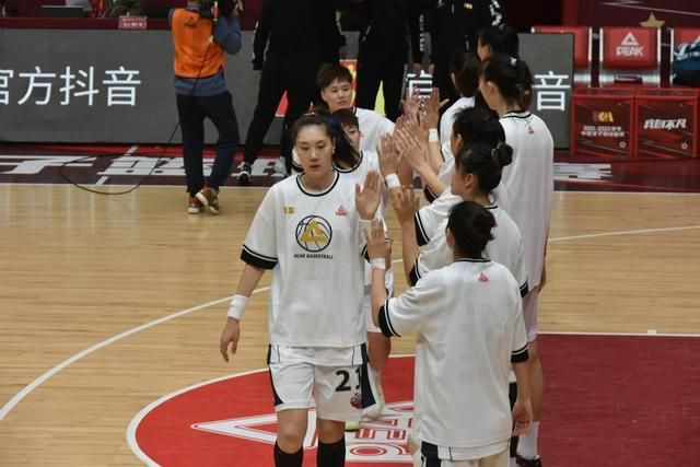 经理请客夜总会